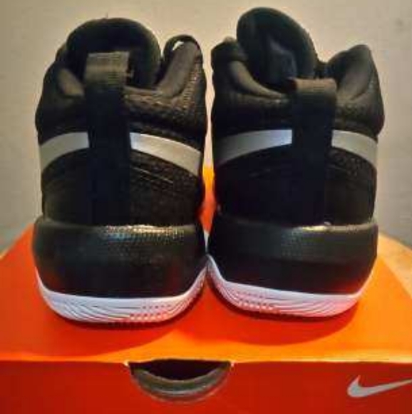 Kids Nike Sneakers - Picture 4 of 5